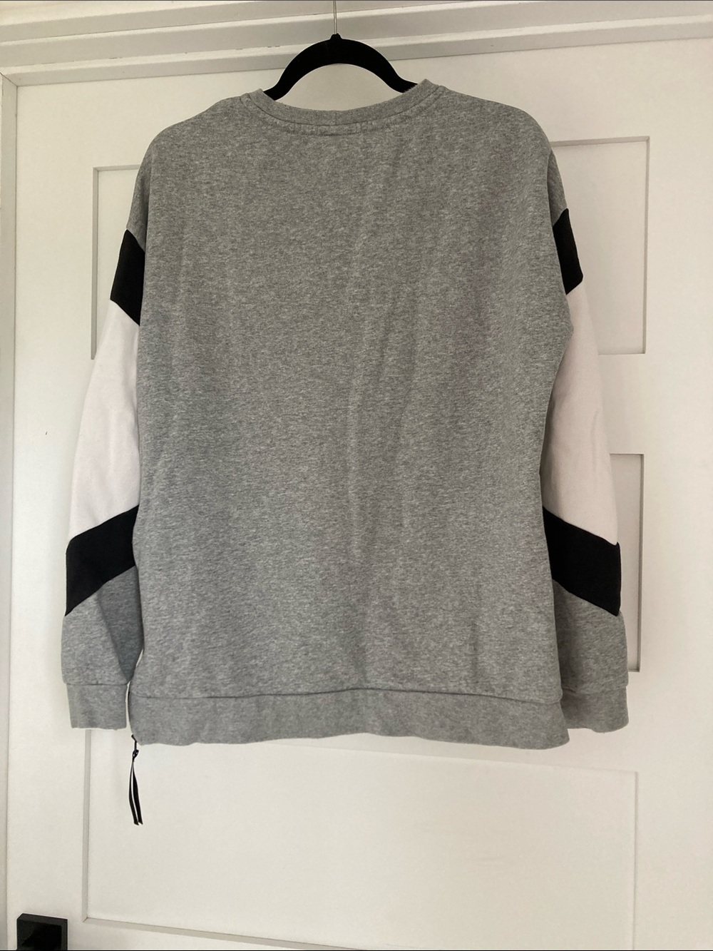 Nike Air Crewneck Sweatshirt Women’s Medium Zip Up Side Unisex All Season - Picture 3 of 5